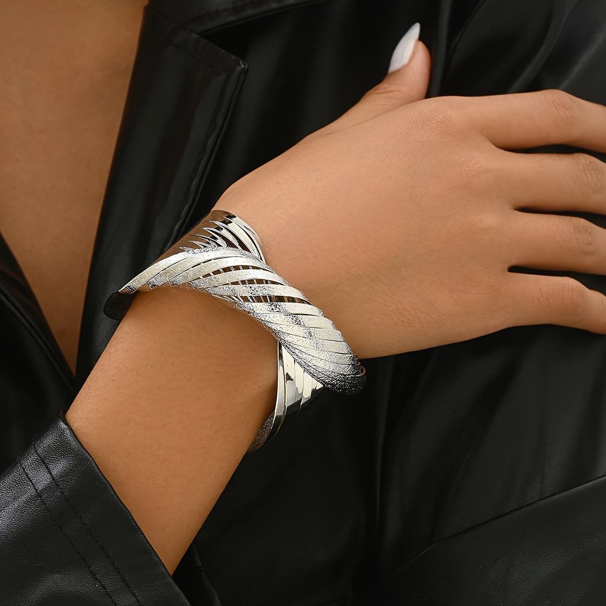 Sally | Bold Twisted Bangle