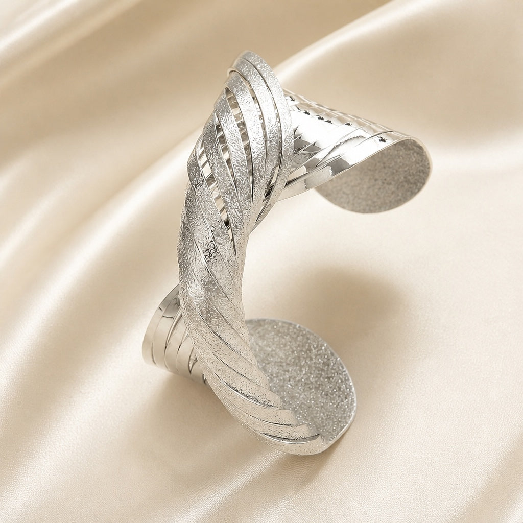Sally | Bold Twisted Bangle
