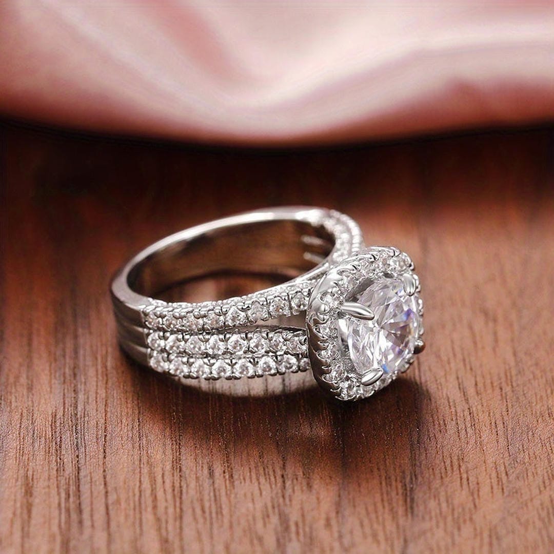 Adeline | Cushion Halo Ring
