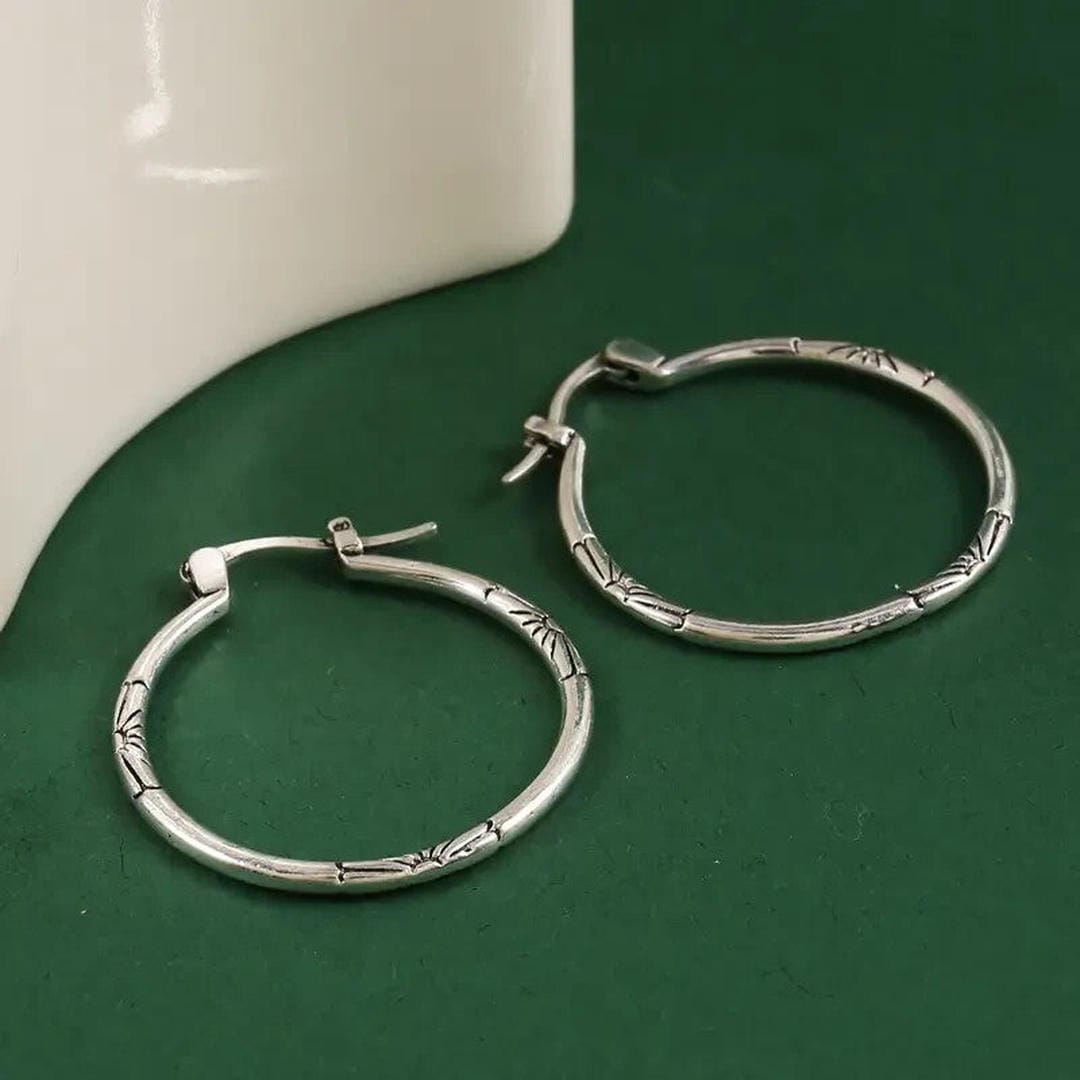 Wendy | Sleek Silver-Tone Hoop Earrings